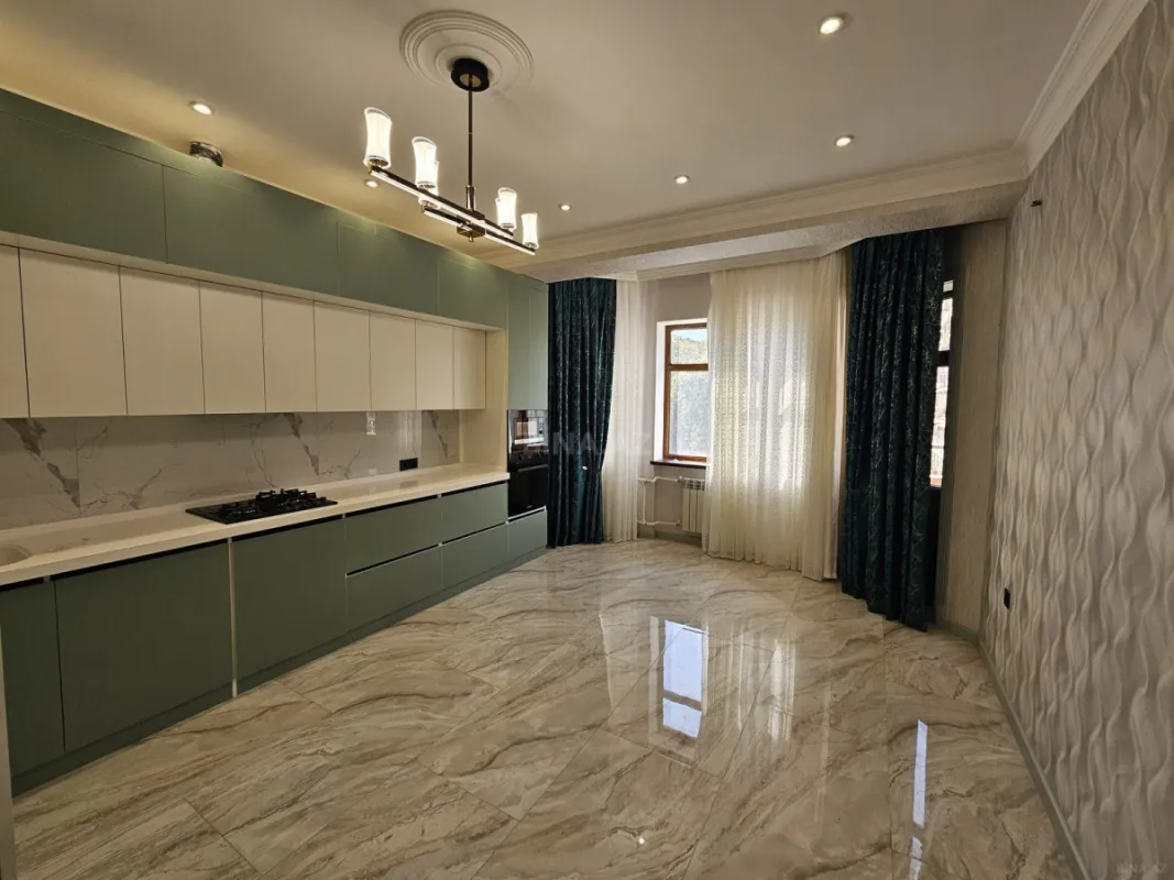 Satılır 3 otaqlı mənzil 150 m²