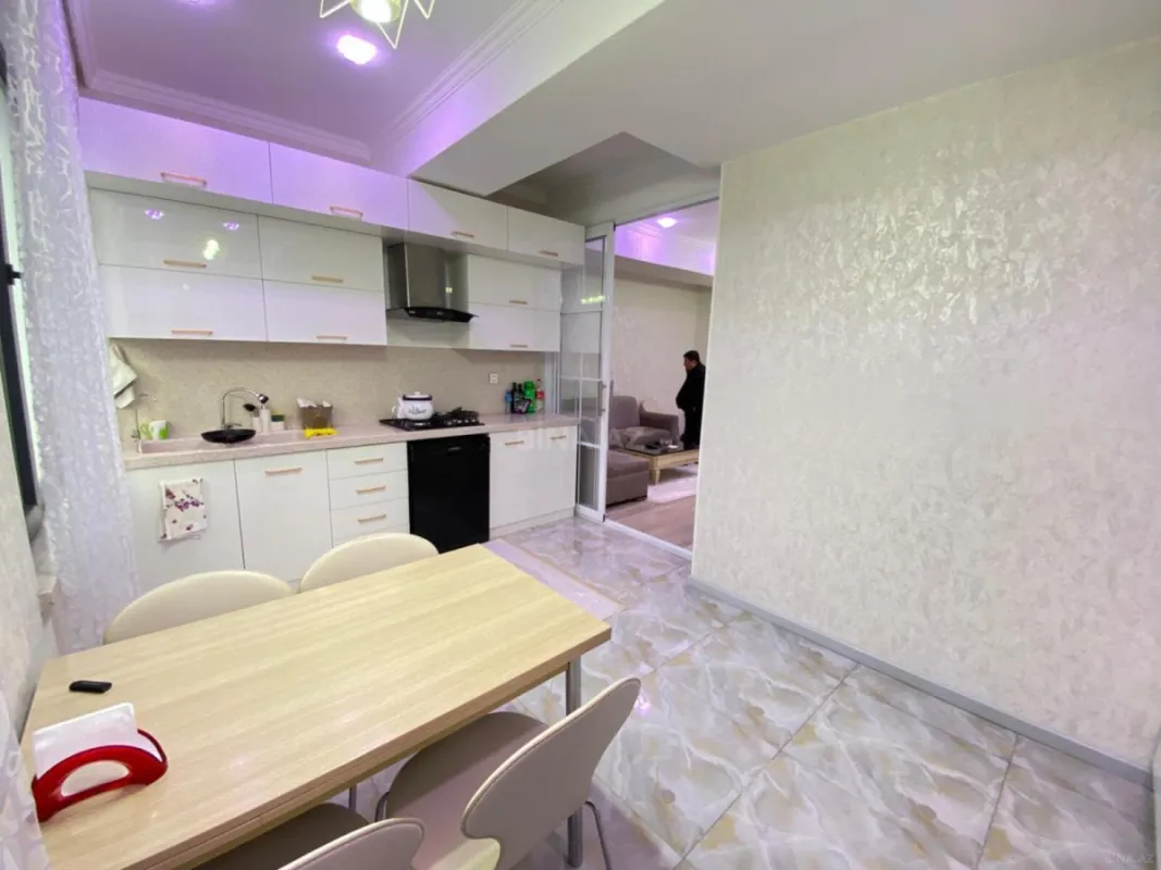 Satılır 2 otaqlı mənzil 86 m²