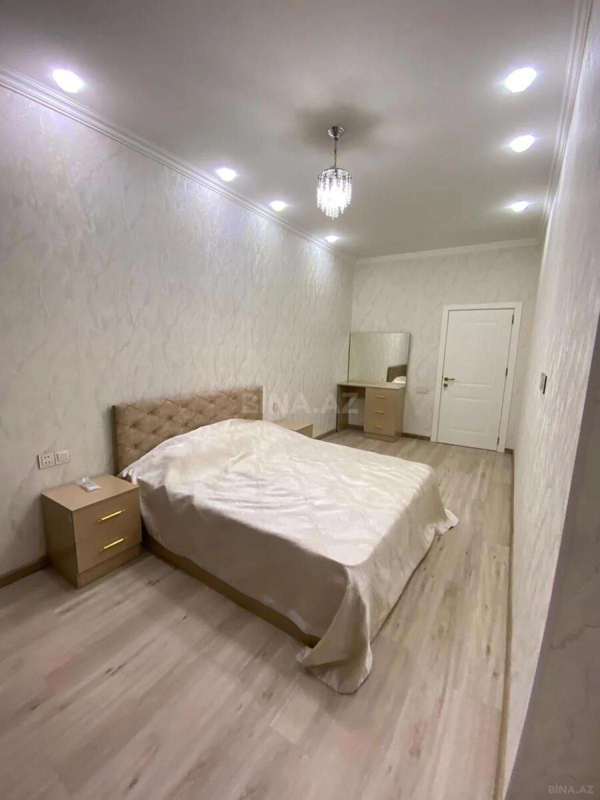 Satılır 2 otaqlı mənzil 86 m²