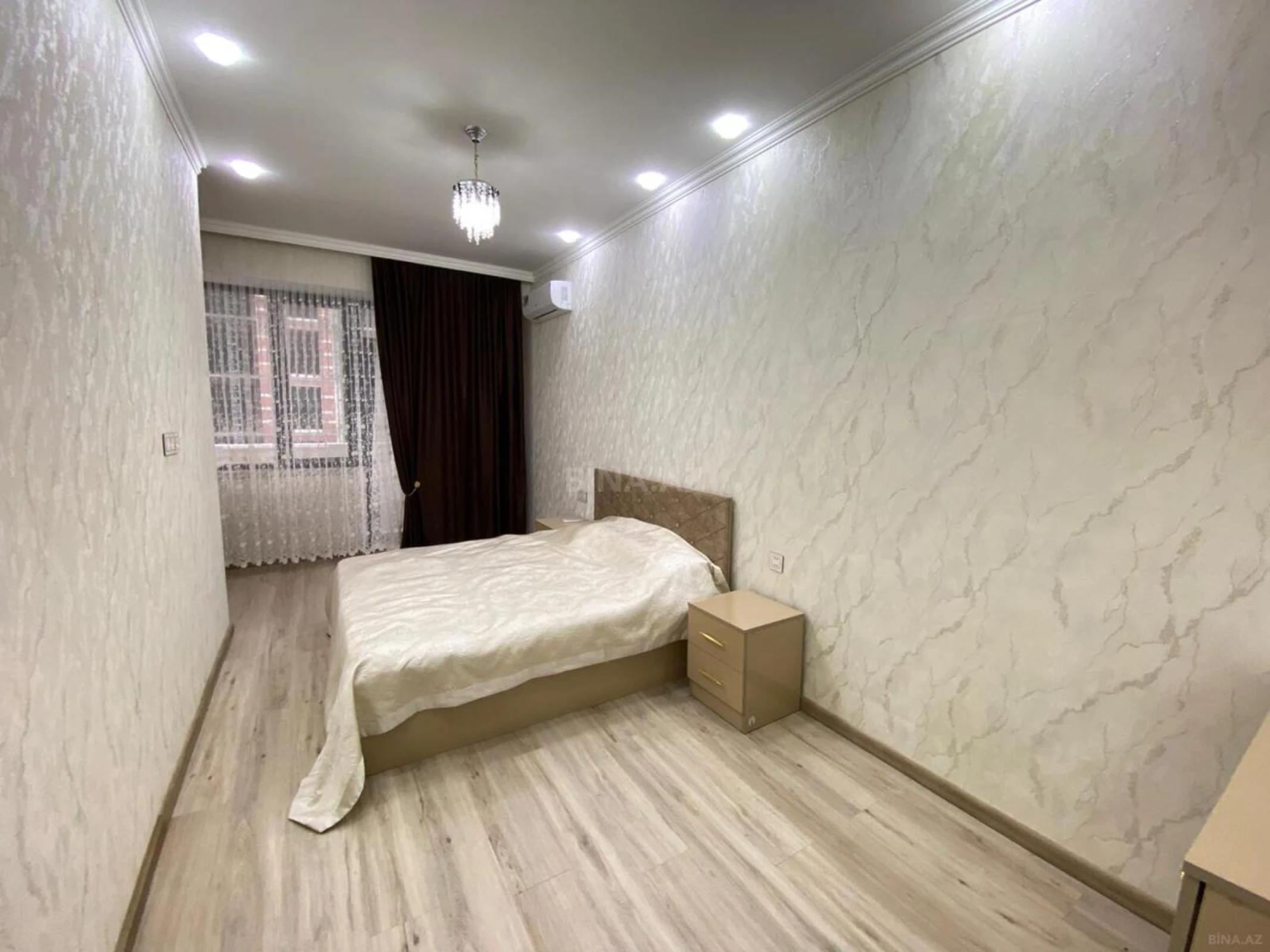 Satılır 2 otaqlı mənzil 86 m²