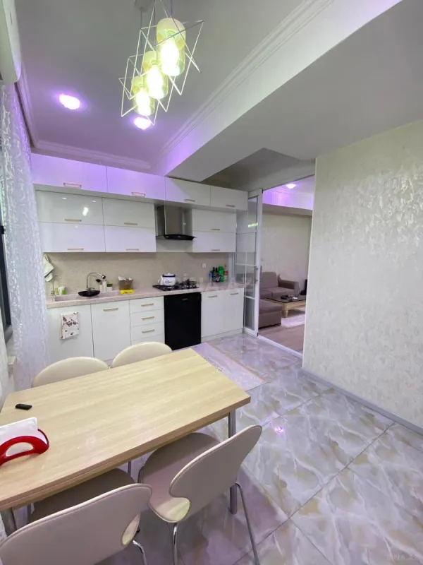 Satılır 2 otaqlı mənzil 86 m²