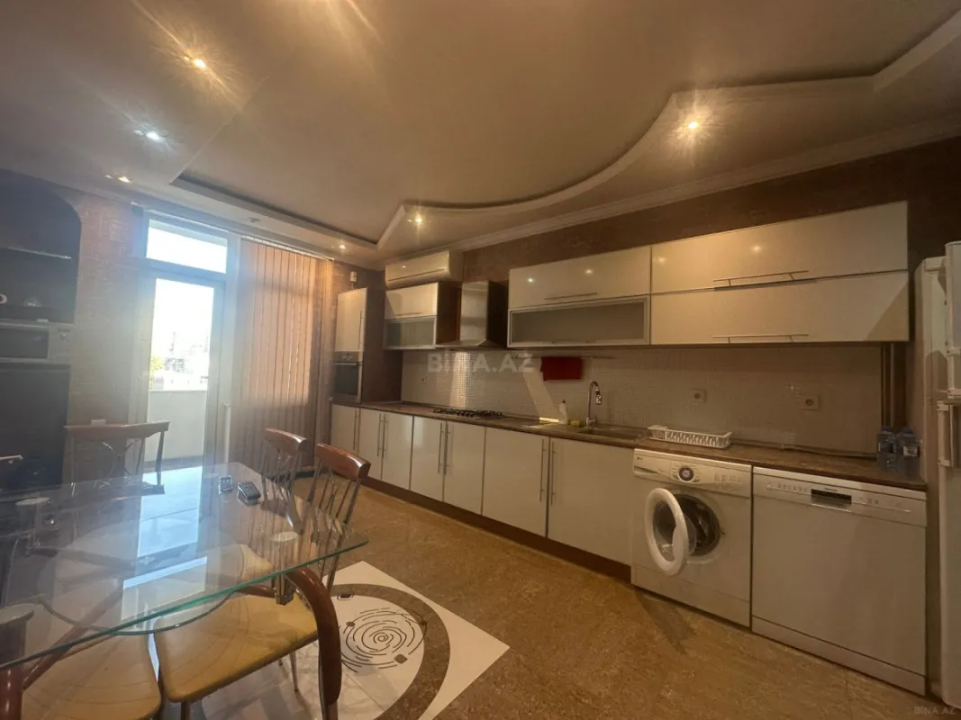 Kirayə verilir 3 otaqlı mənzil 135 m²