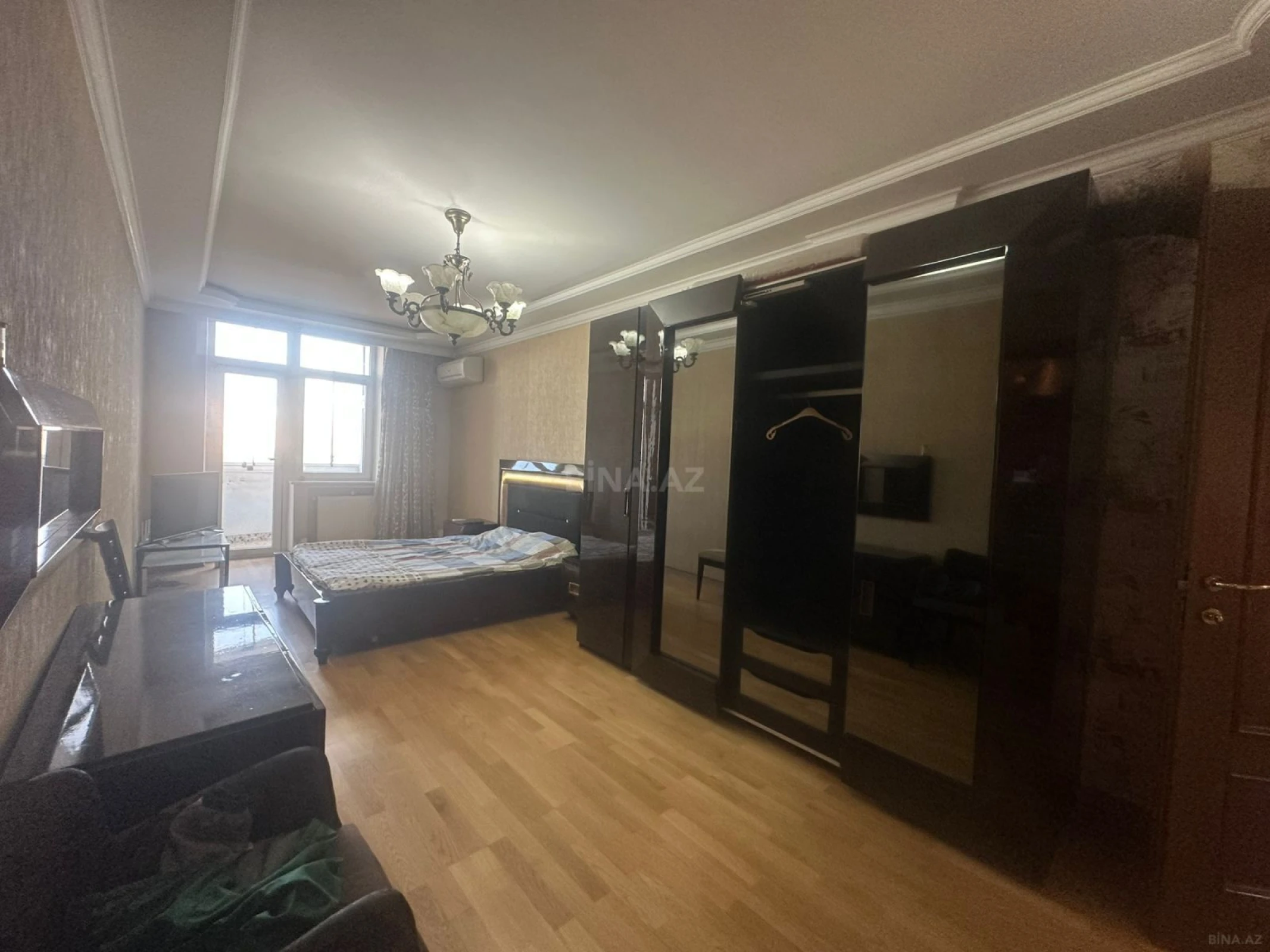 Kirayə verilir 3 otaqlı mənzil 135 m²