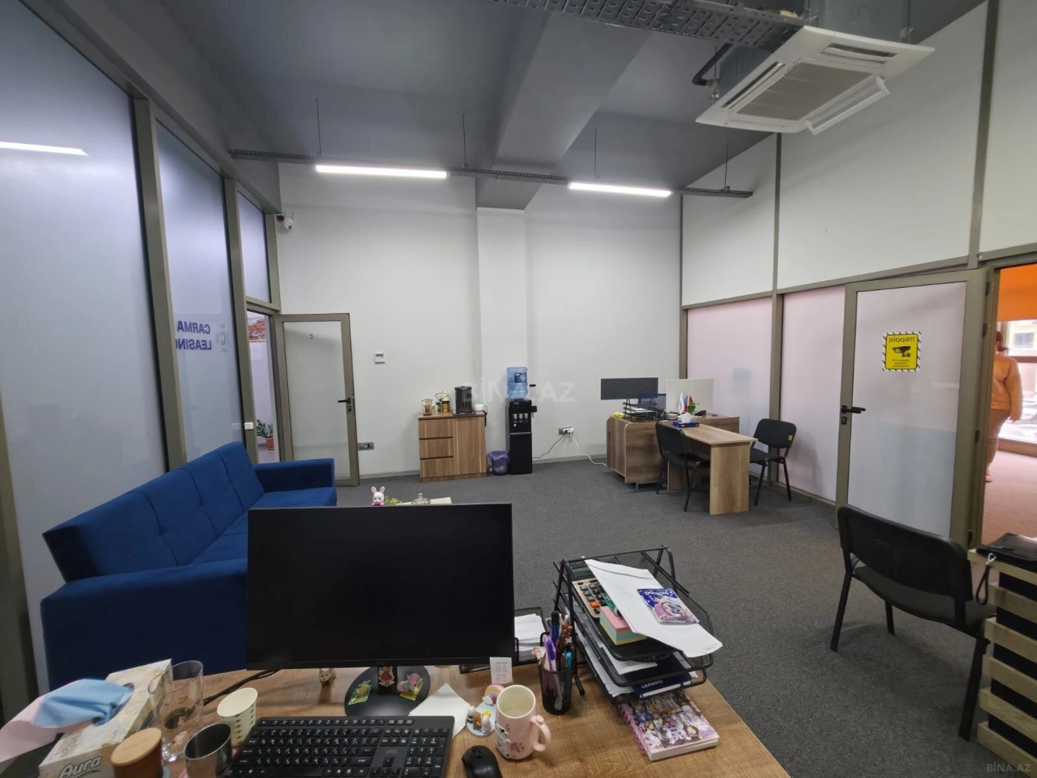 Kirayə verilir 2 otaqlı ofis 65 m²