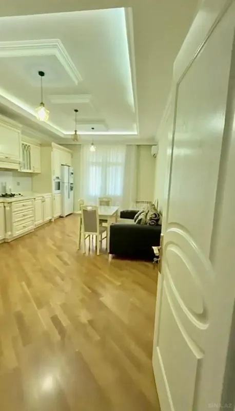 Kirayə verilir 3 otaqlı mənzil 155 m²