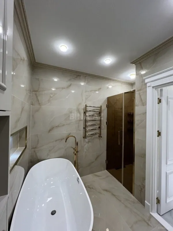 Kirayə verilir 3 otaqlı mənzil 145 m²