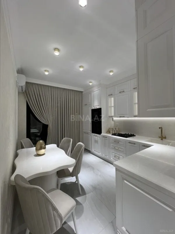 Kirayə verilir 3 otaqlı mənzil 145 m²