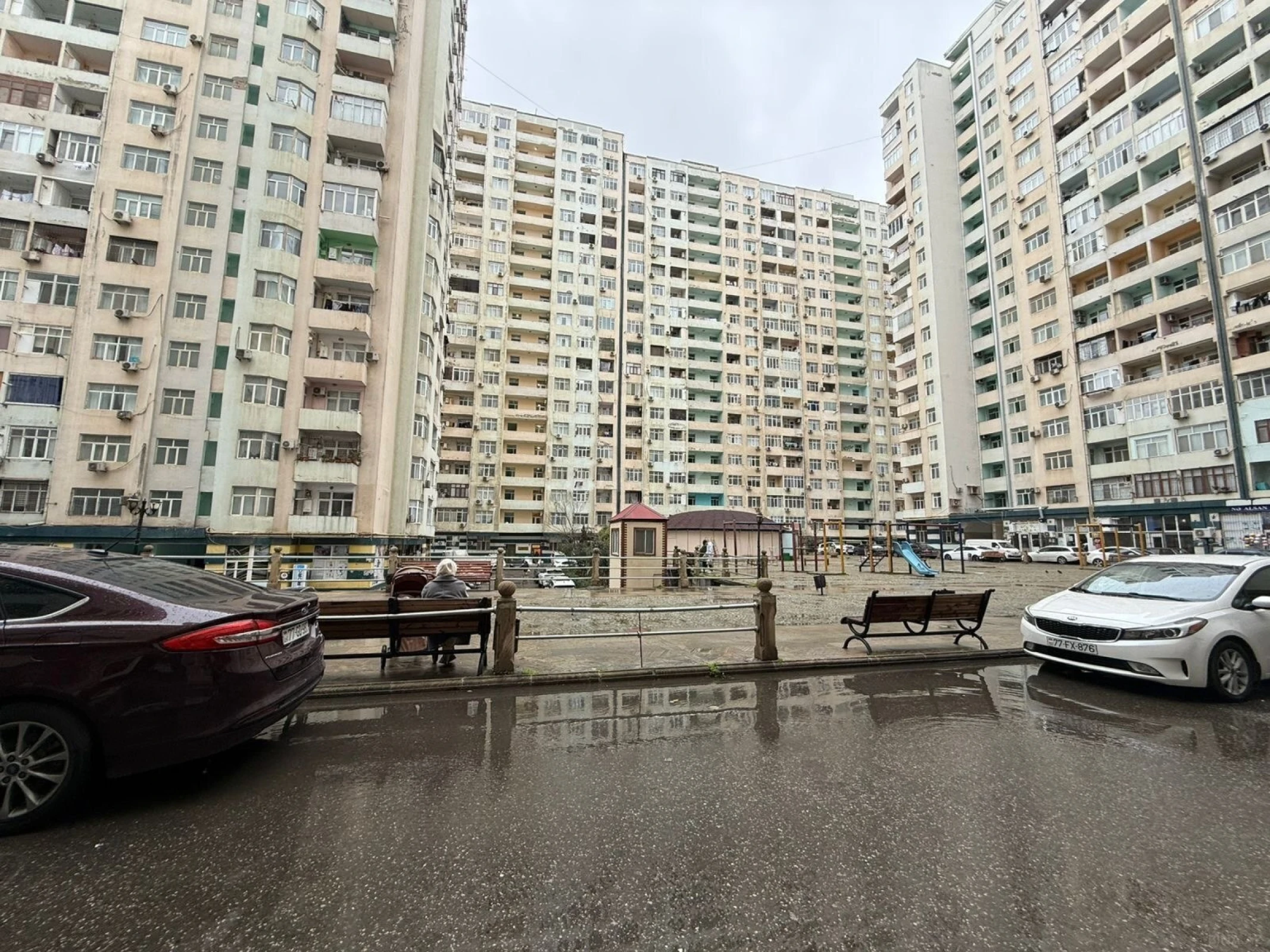 Satılır 2 otaqlı mənzil 64 m²