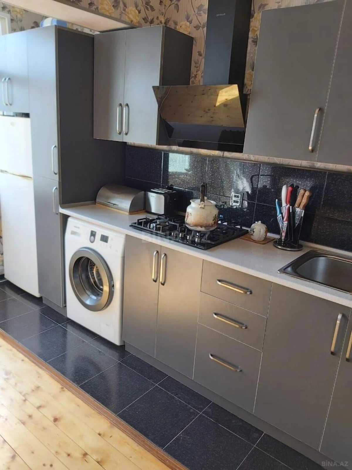 Satılır 4 otaqlı mənzil 105 m²