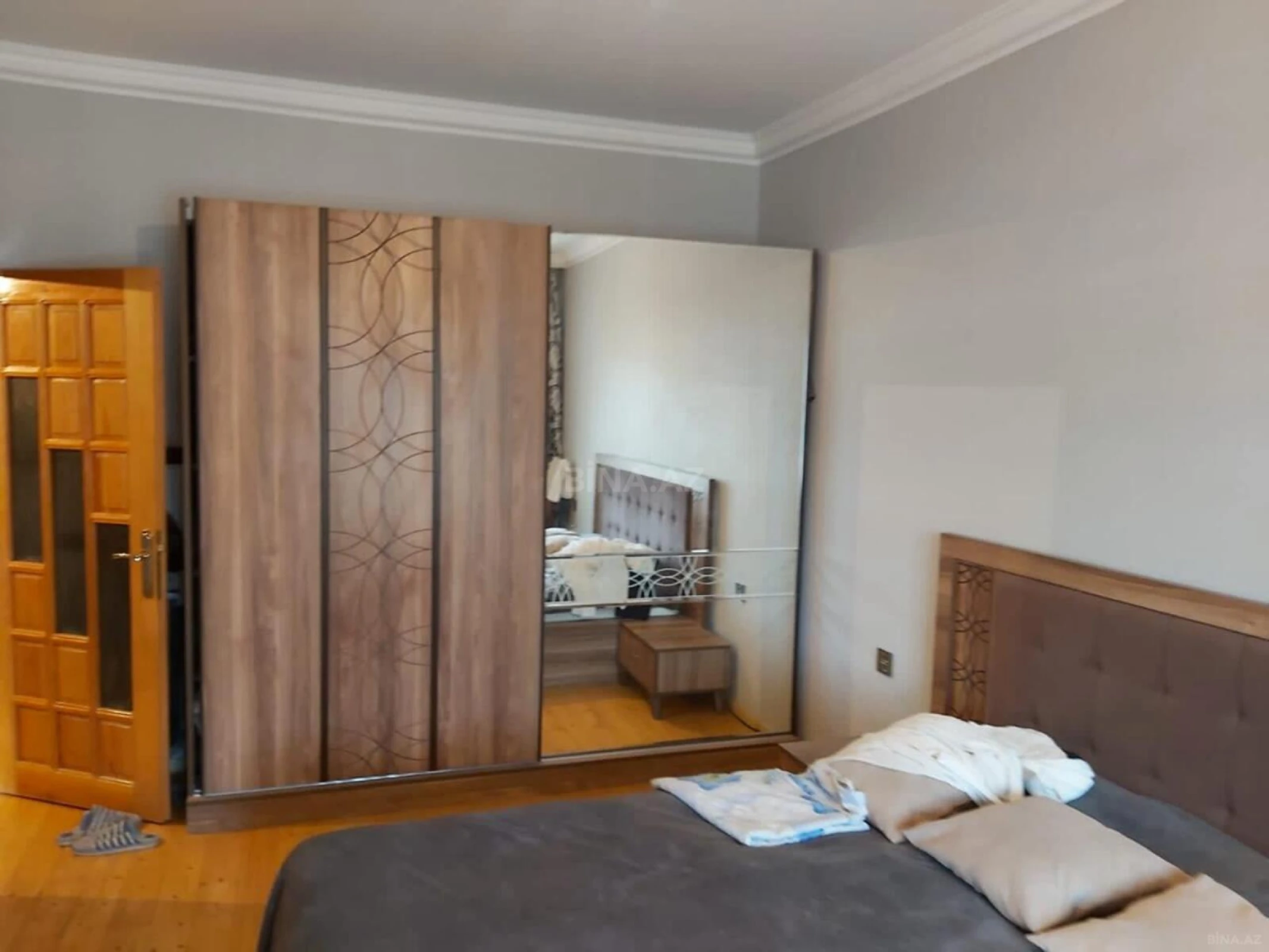 Satılır 4 otaqlı mənzil 105 m²