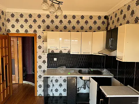 Satılır 4 otaqlı mənzil 105 m²