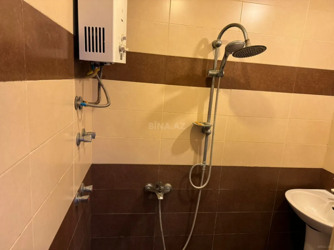 Satılır 4 otaqlı mənzil 105 m²