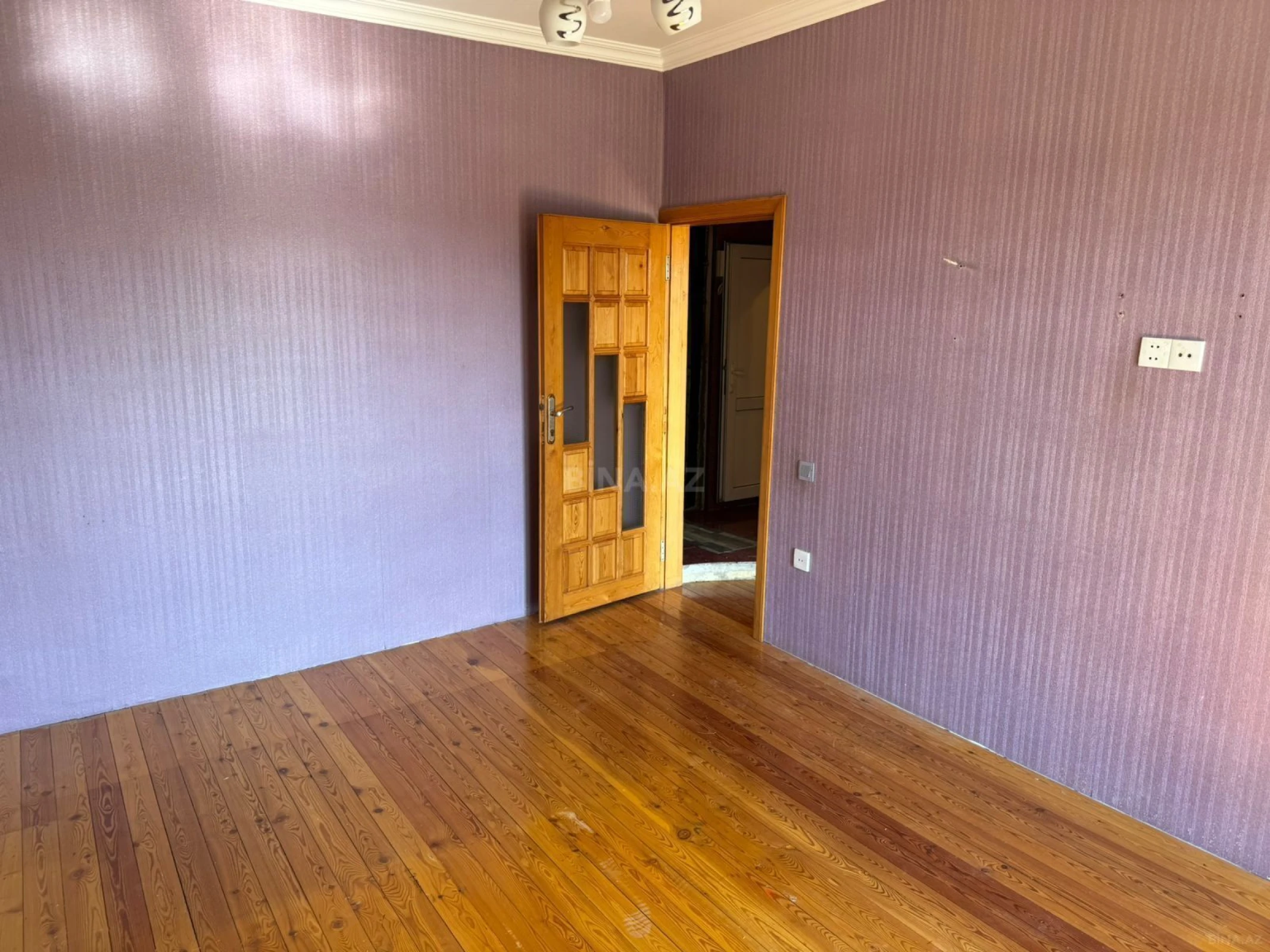 Satılır 4 otaqlı mənzil 105 m²