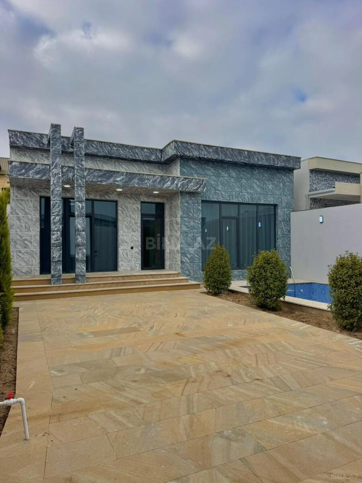 Satılır 4 otaqlı həyət evi 170 m²