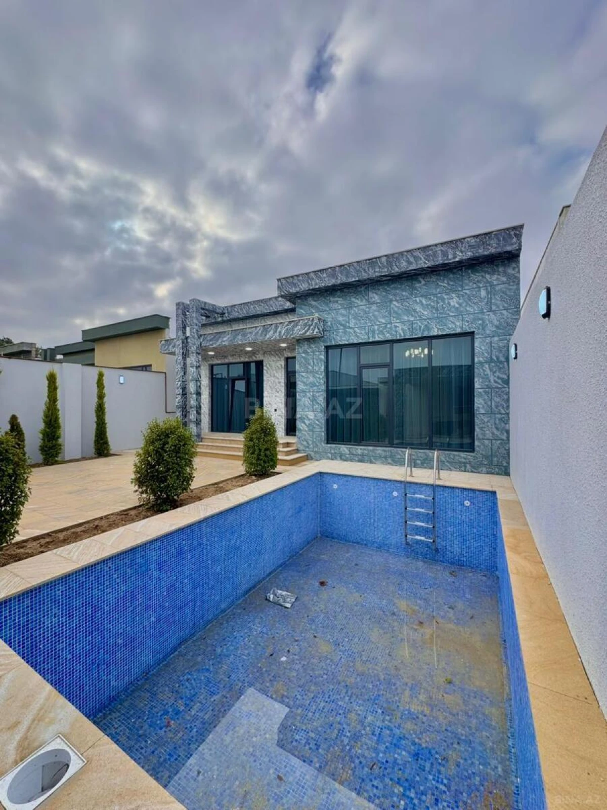 Satılır 4 otaqlı həyət evi 170 m²