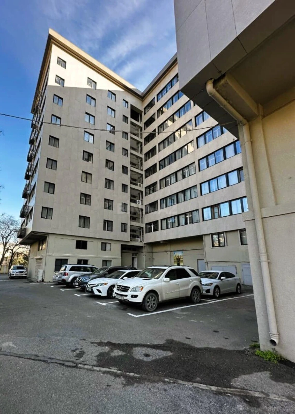 Satılır 3 otaqlı mənzil 93 m²