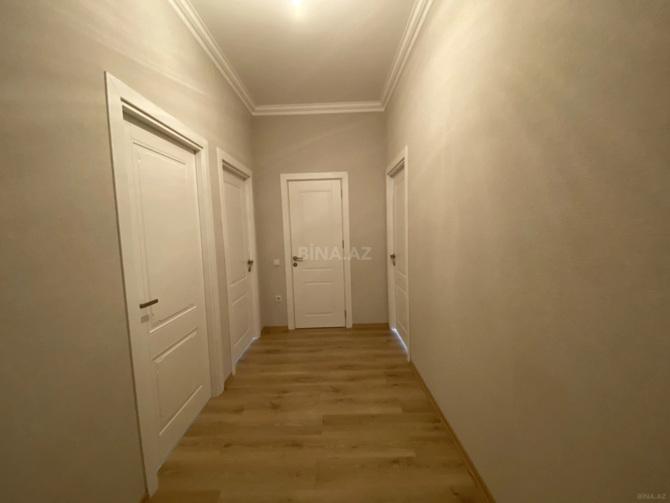 Satılır 2 otaqlı mənzil 77.8 m²