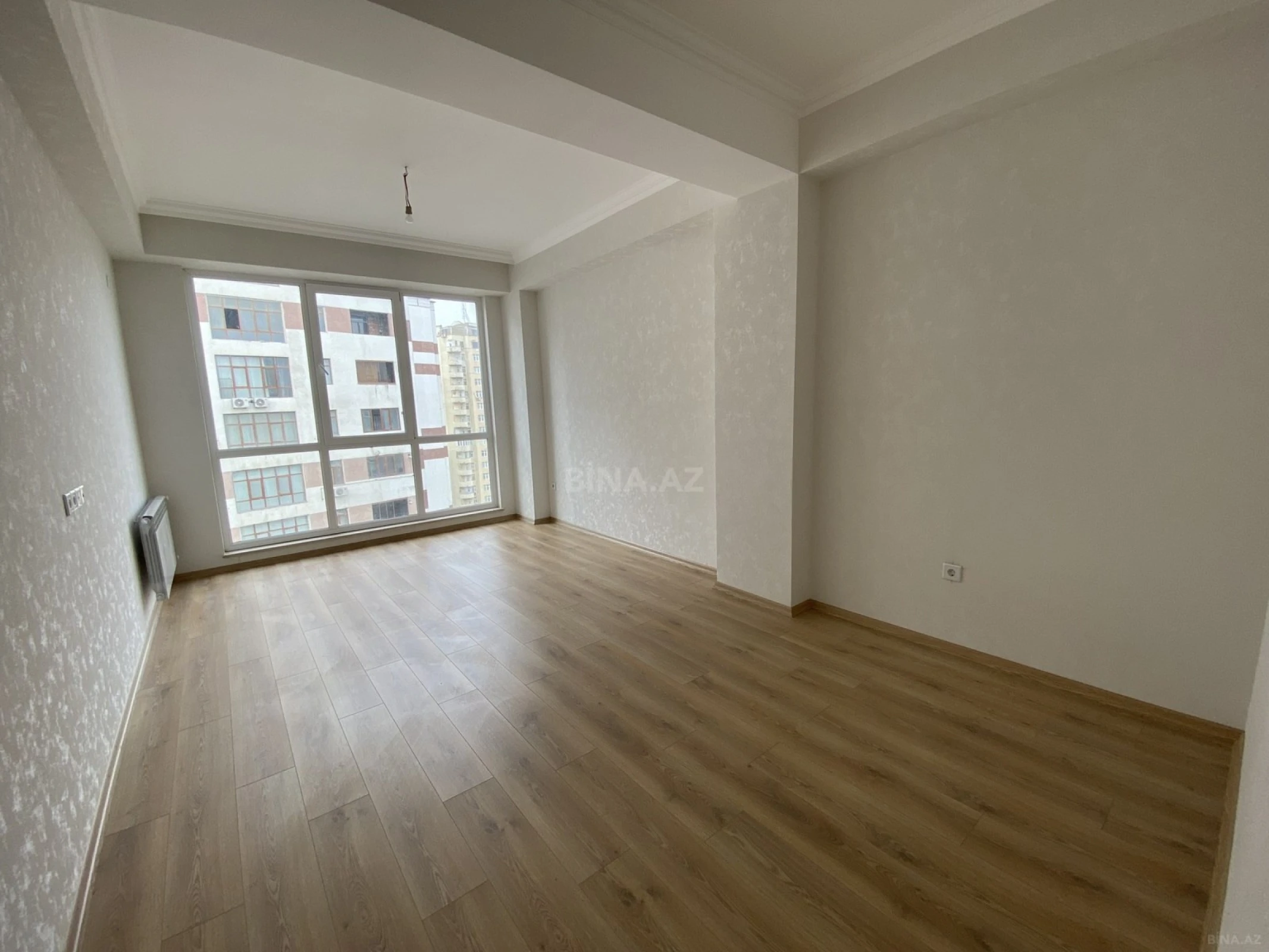 Satılır 2 otaqlı mənzil 77.8 m²