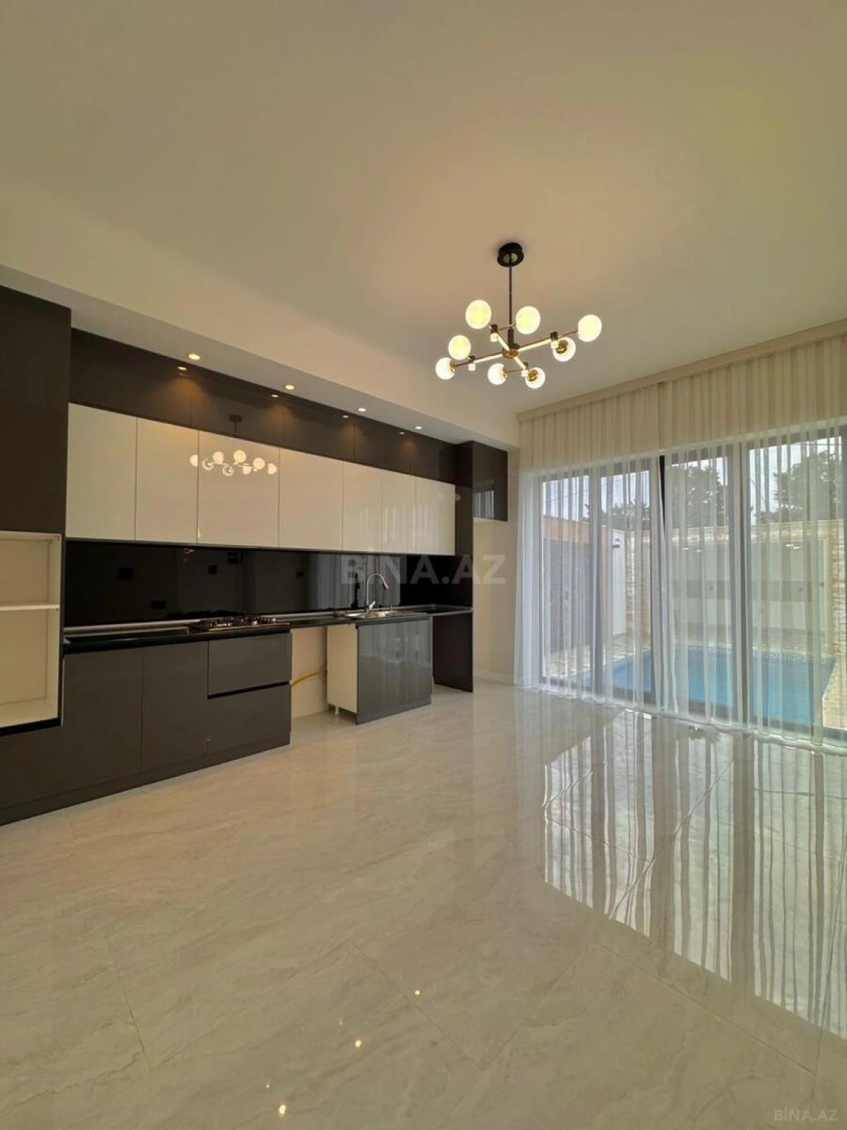 Satılır 4 otaqlı həyət evi 155 m²