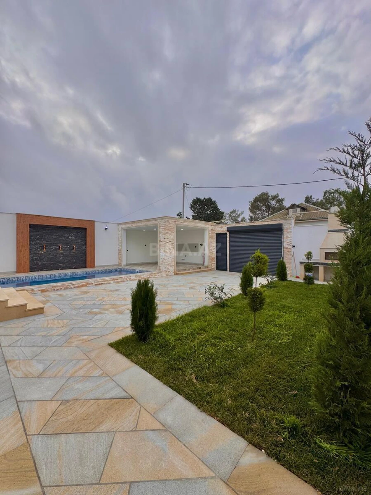 Satılır 4 otaqlı həyət evi 155 m²