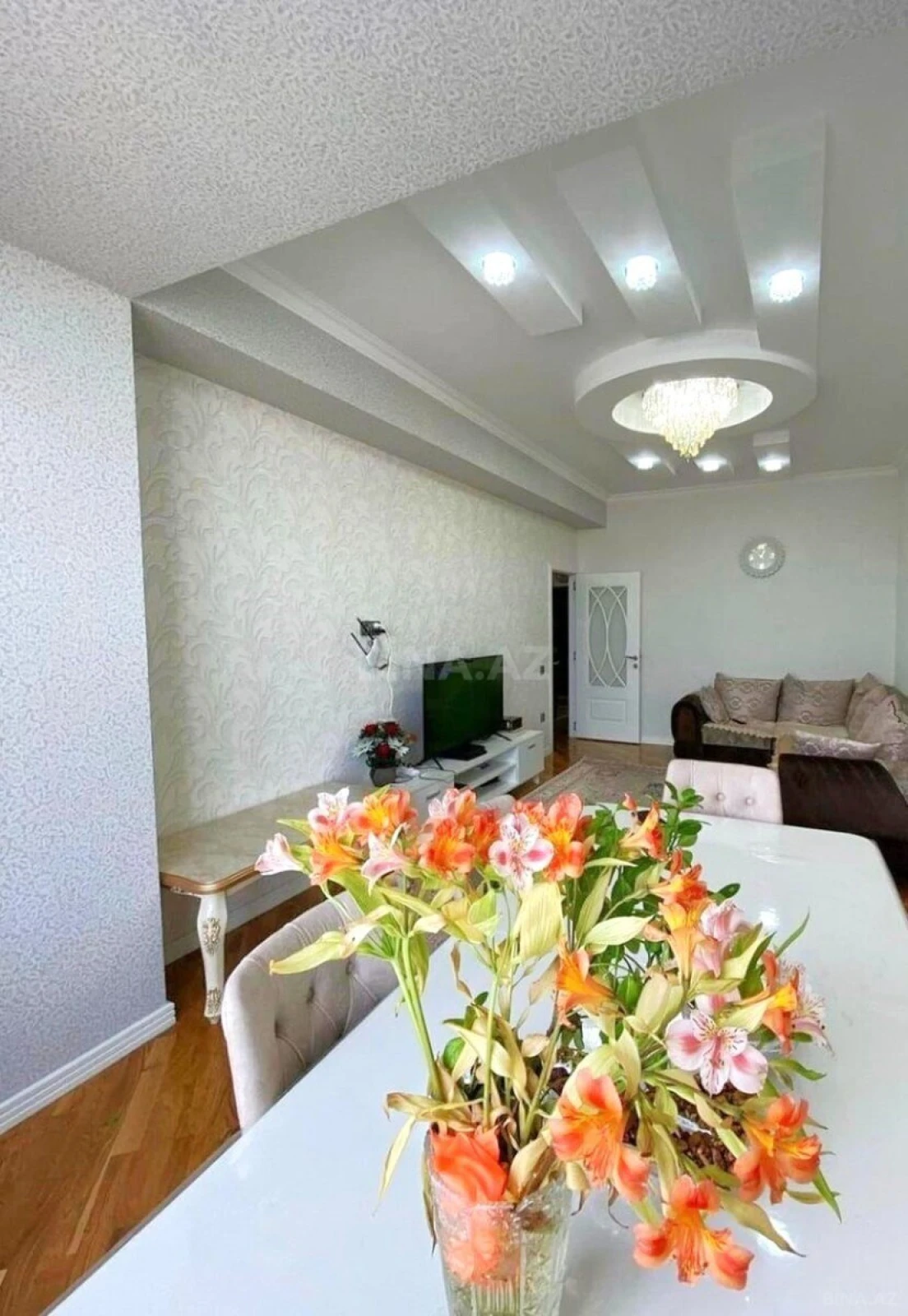 Satılır 3 otaqlı mənzil 105 m²