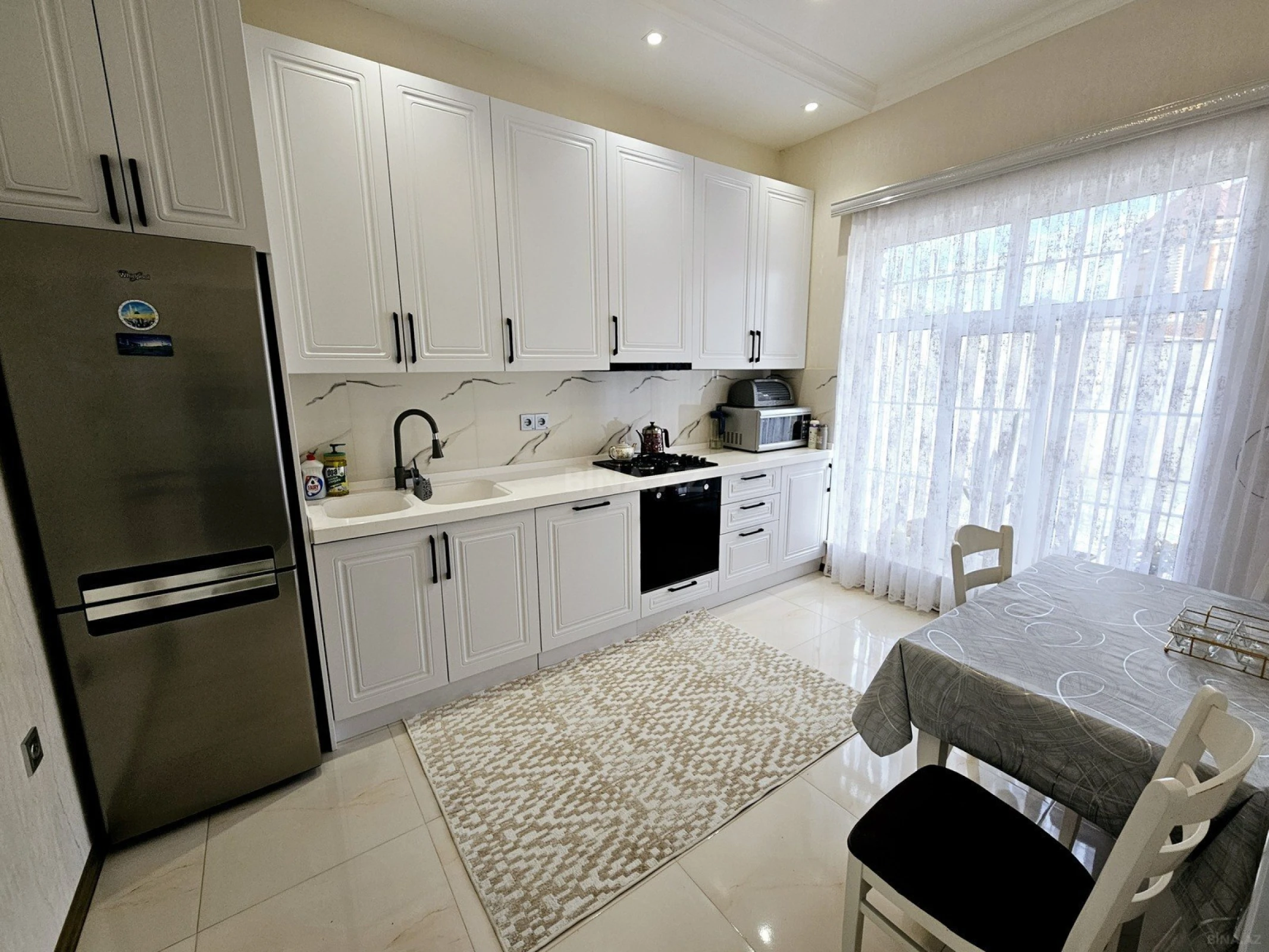 Satılır 4 otaqlı həyət evi 200 m²