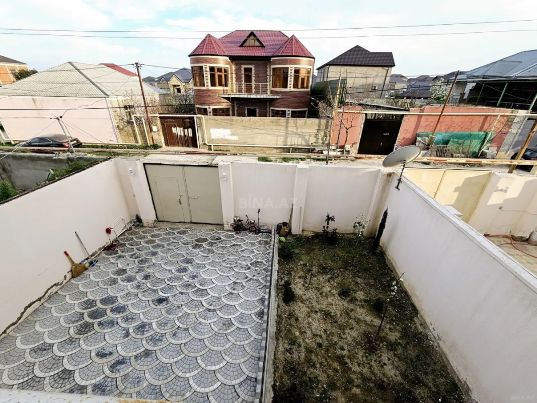 Satılır 4 otaqlı həyət evi 200 m²