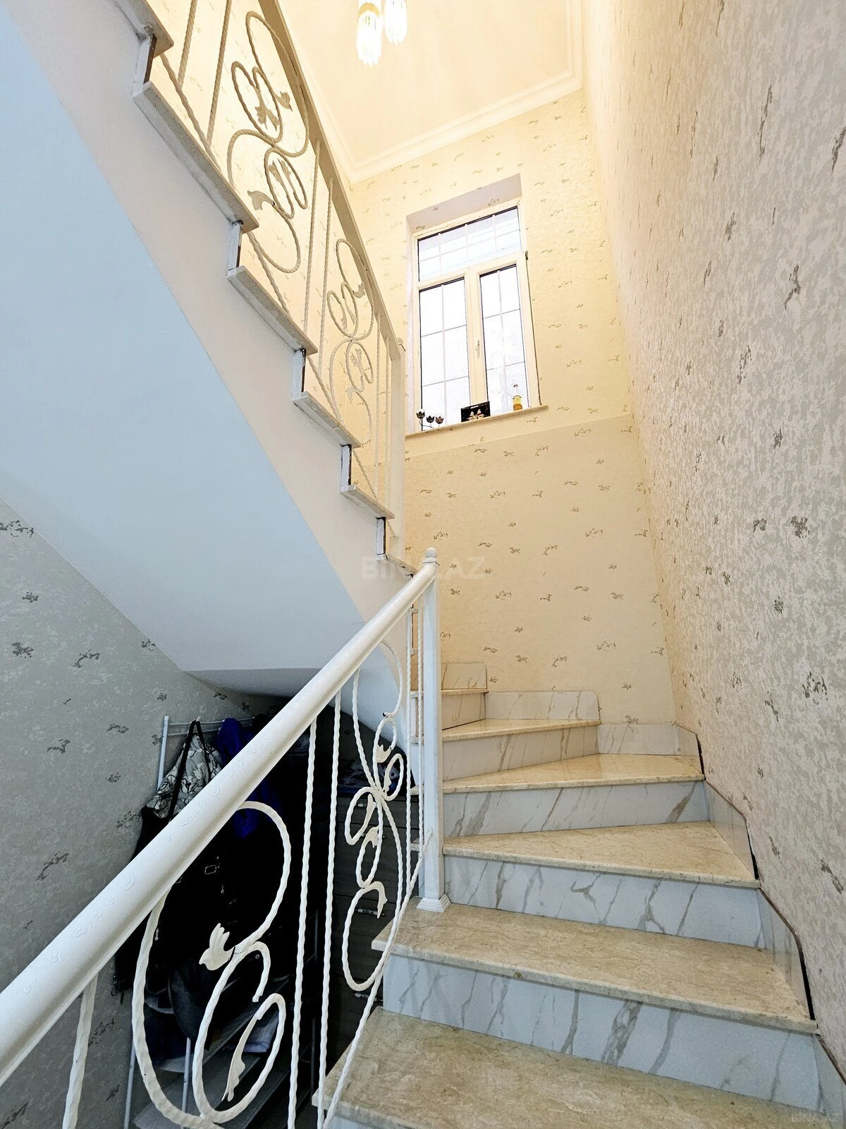 Satılır 4 otaqlı həyət evi 200 m²