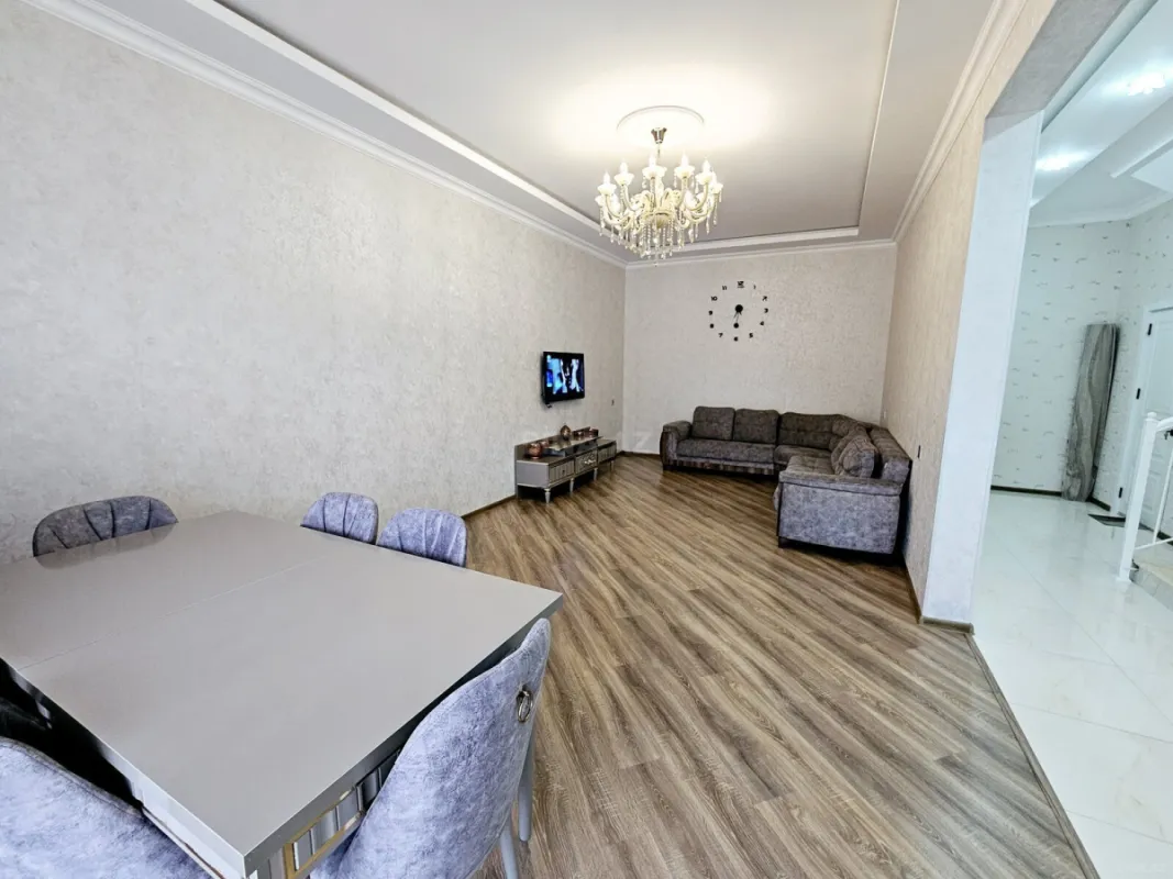 Satılır 4 otaqlı həyət evi 200 m²