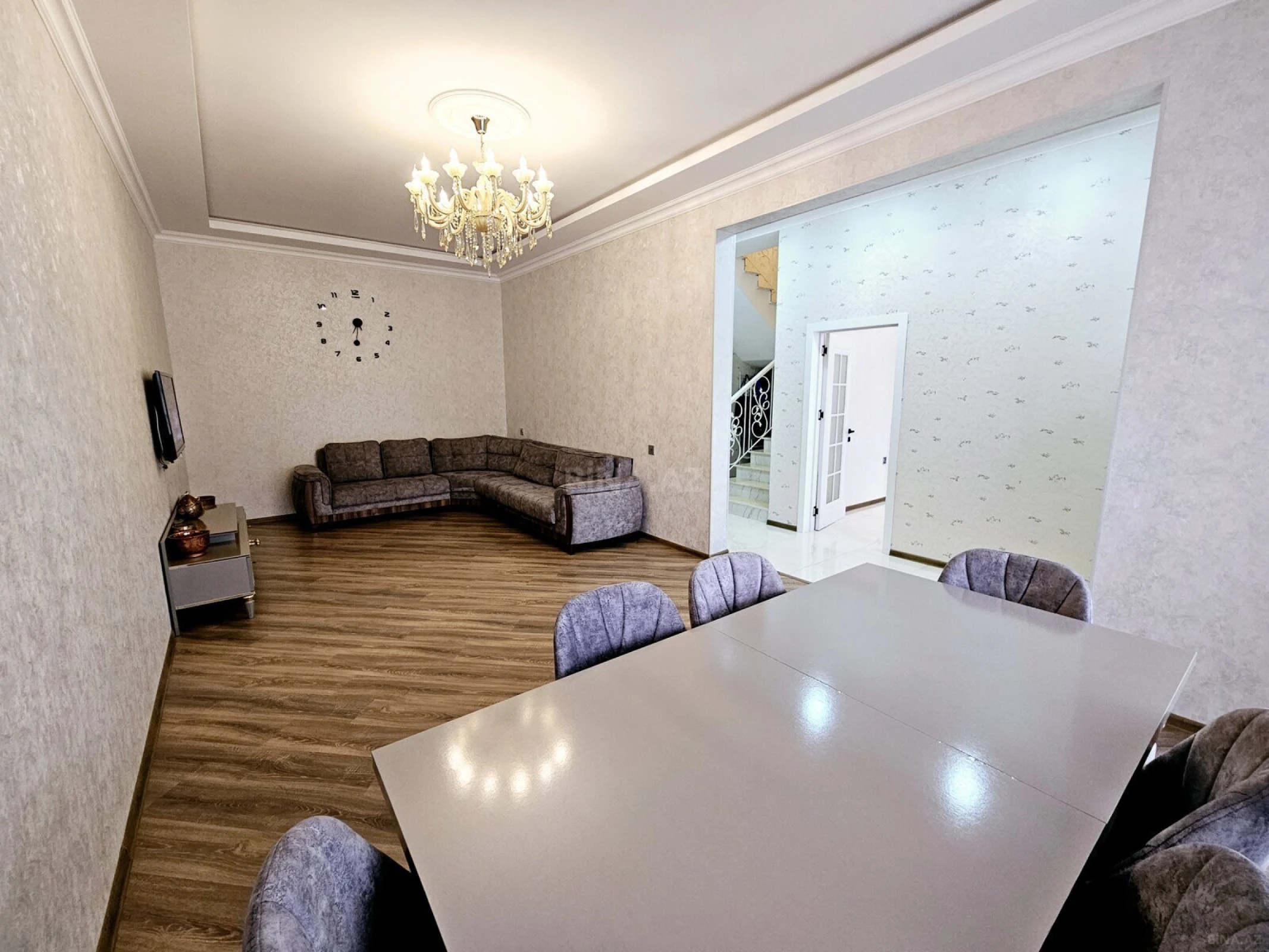 Satılır 4 otaqlı həyət evi 200 m²