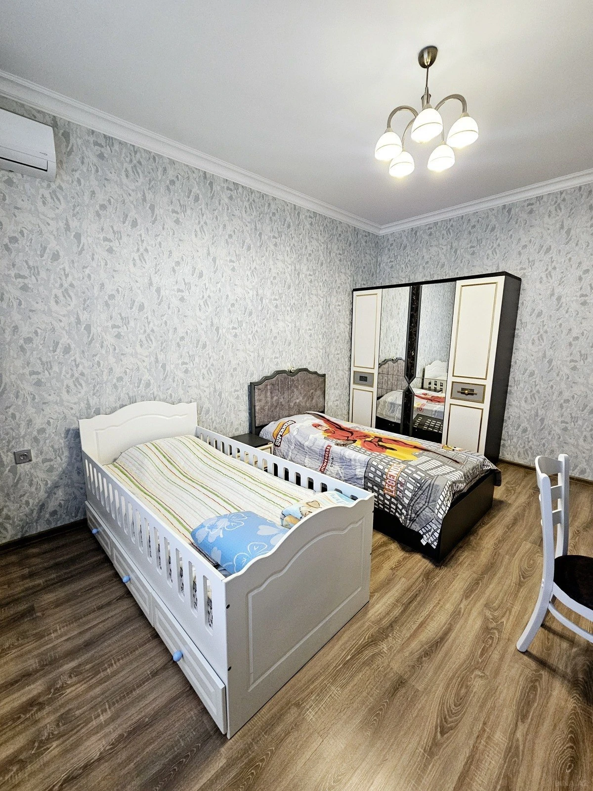 Satılır 4 otaqlı həyət evi 200 m²