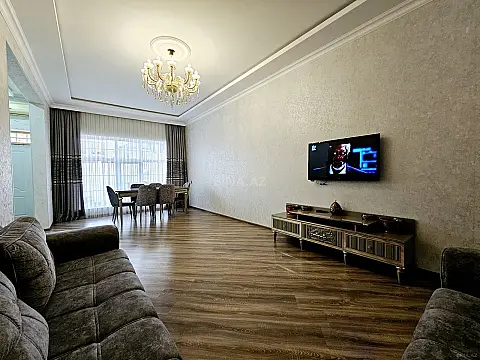 Satılır 4 otaqlı həyət evi 200 m²