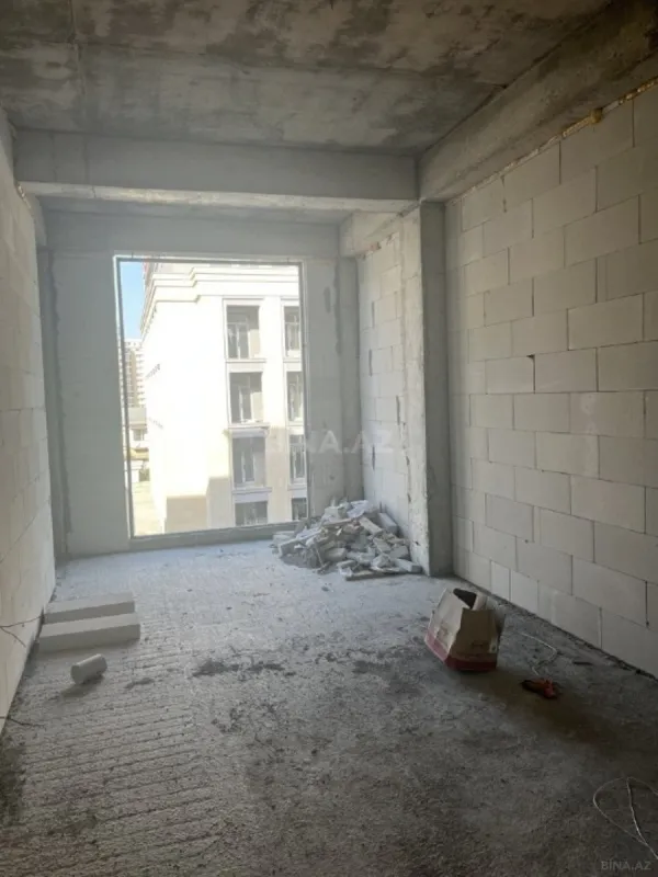 Satılır 3 otaqlı mənzil 134 m²