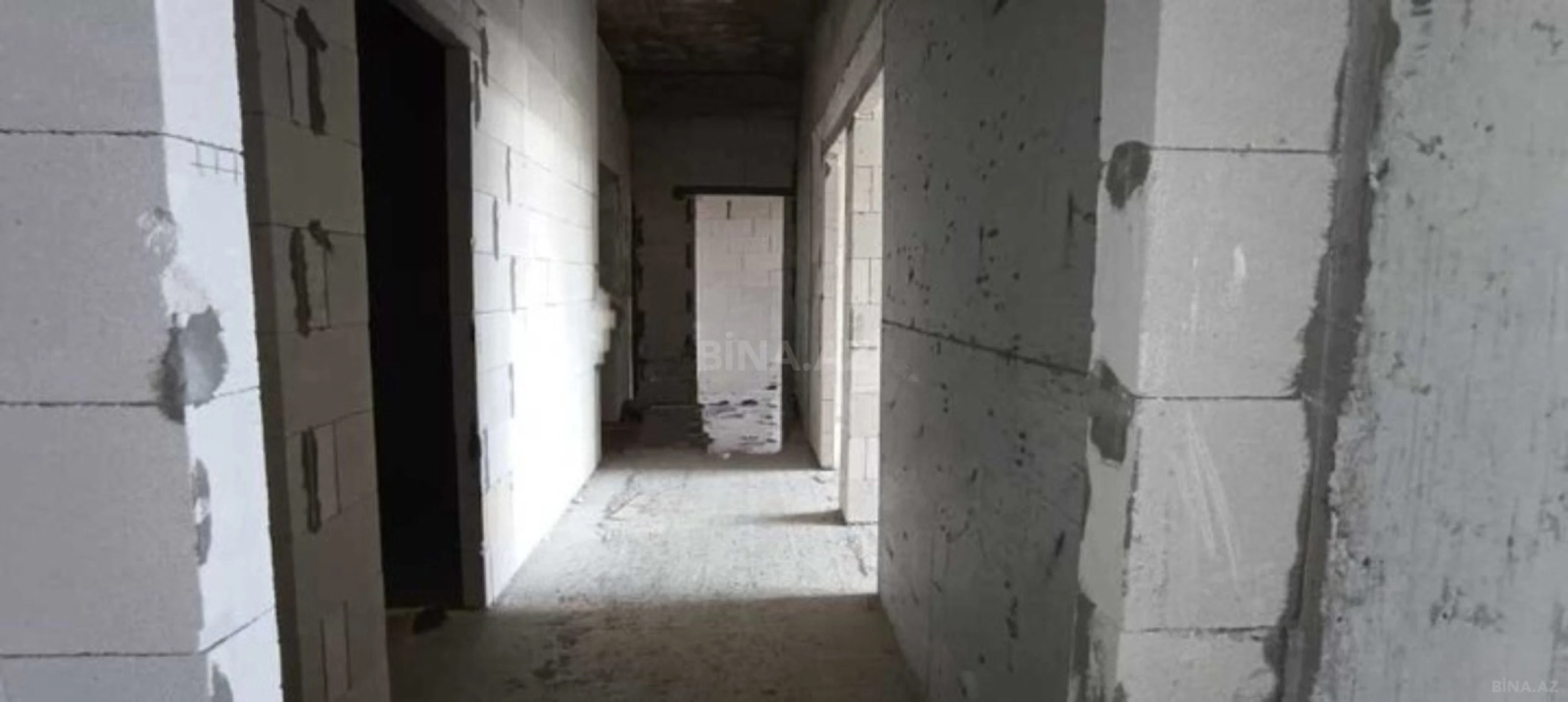 Satılır 3 otaqlı mənzil 134 m²