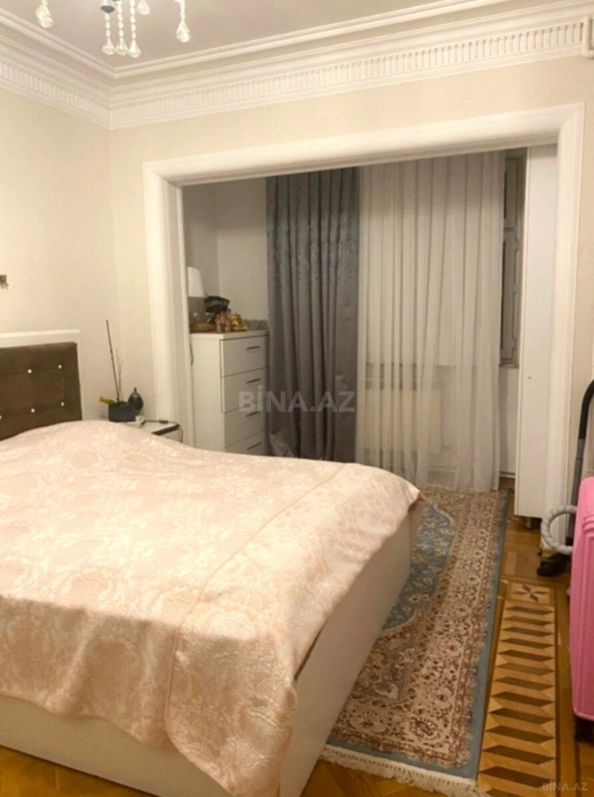 Satılır 2 otaqlı mənzil 67 m²