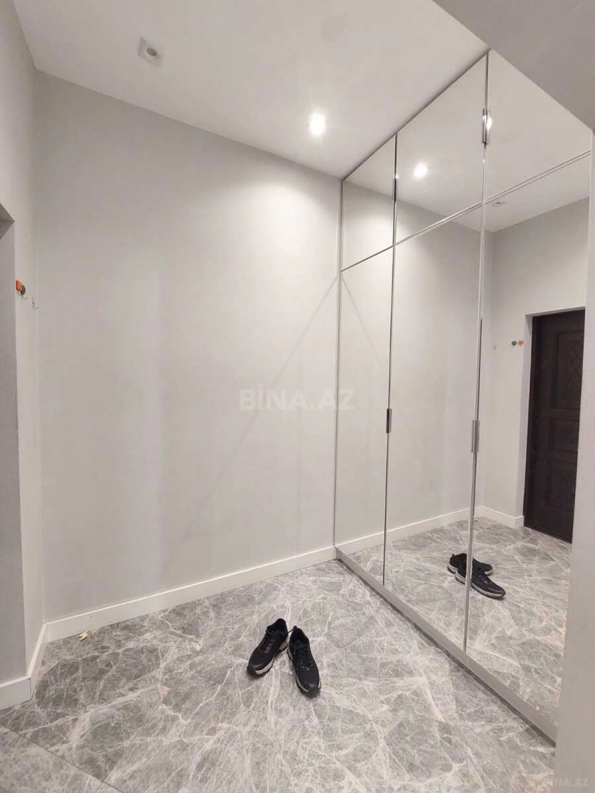 Satılır 3 otaqlı mənzil 100 m²