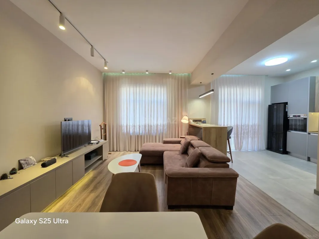 Kirayə verilir 2 otaqlı mənzil 105 m²