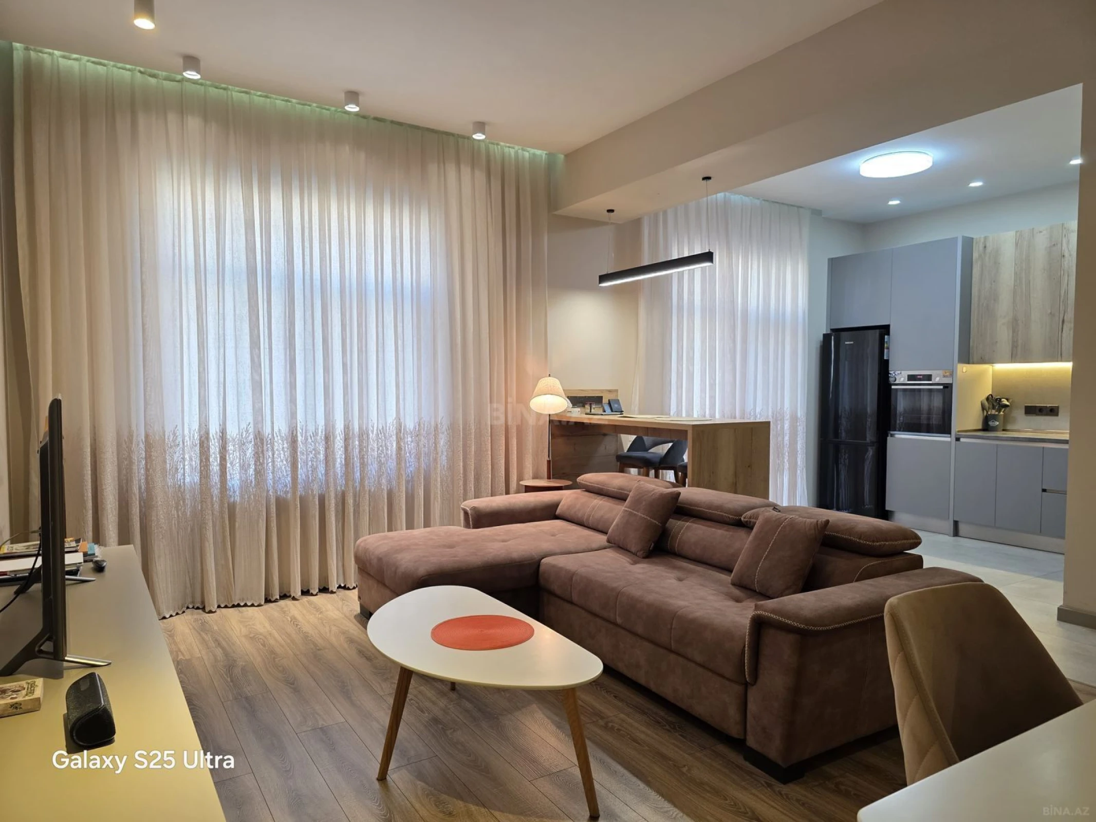 Kirayə verilir 2 otaqlı mənzil 105 m²