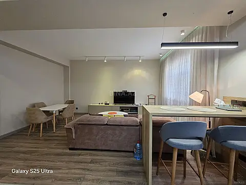 Kirayə verilir 2 otaqlı mənzil 105 m²