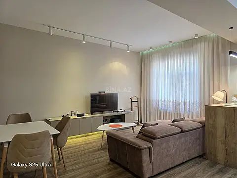 Kirayə verilir 2 otaqlı mənzil 105 m²