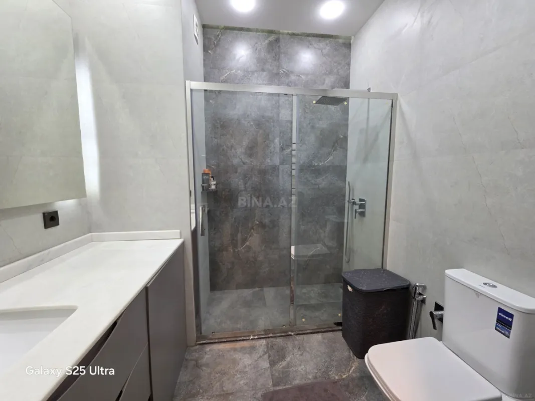 Kirayə verilir 2 otaqlı mənzil 105 m²