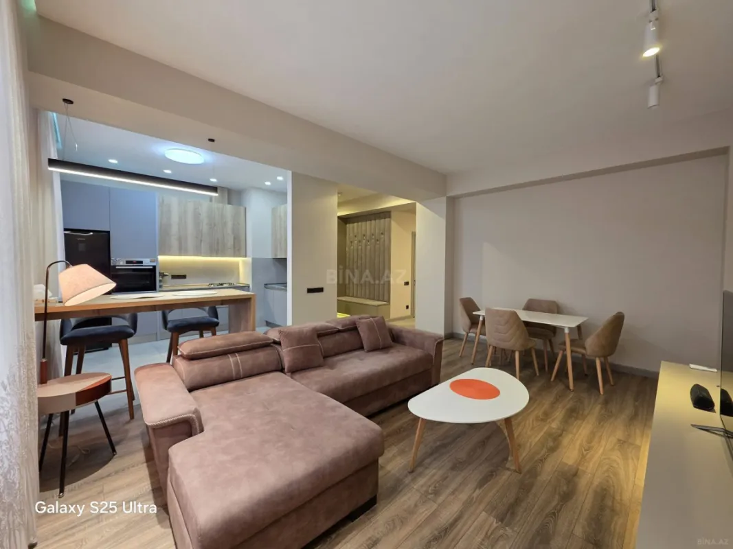 Kirayə verilir 2 otaqlı mənzil 105 m²