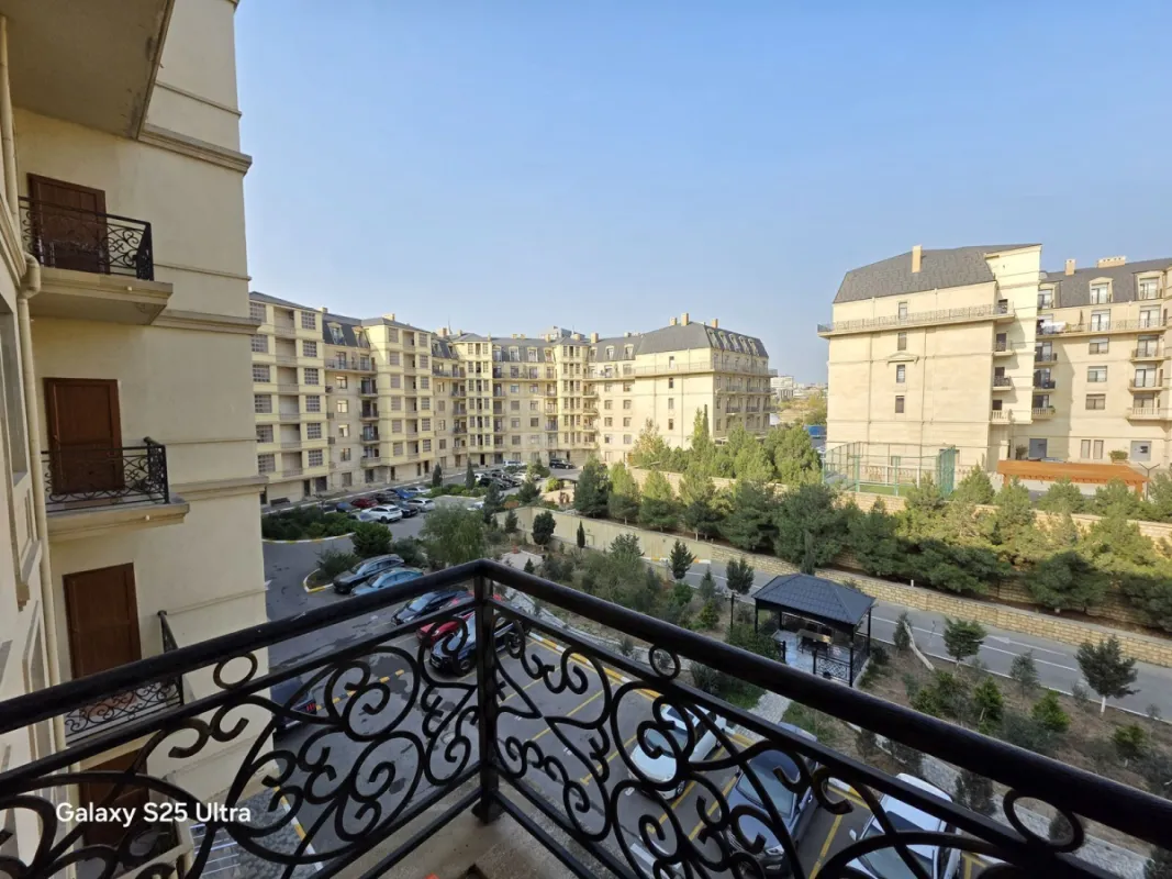 Kirayə verilir 2 otaqlı mənzil 105 m²