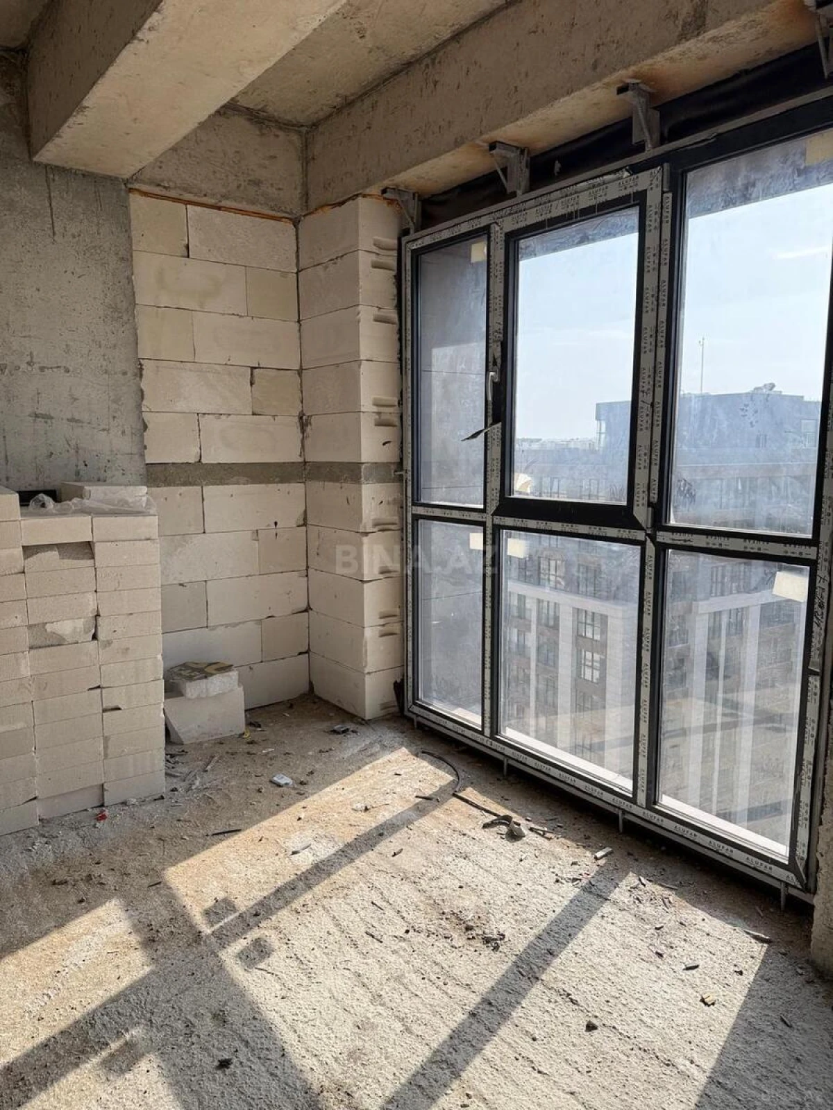 Satılır 3 otaqlı mənzil 130 m²