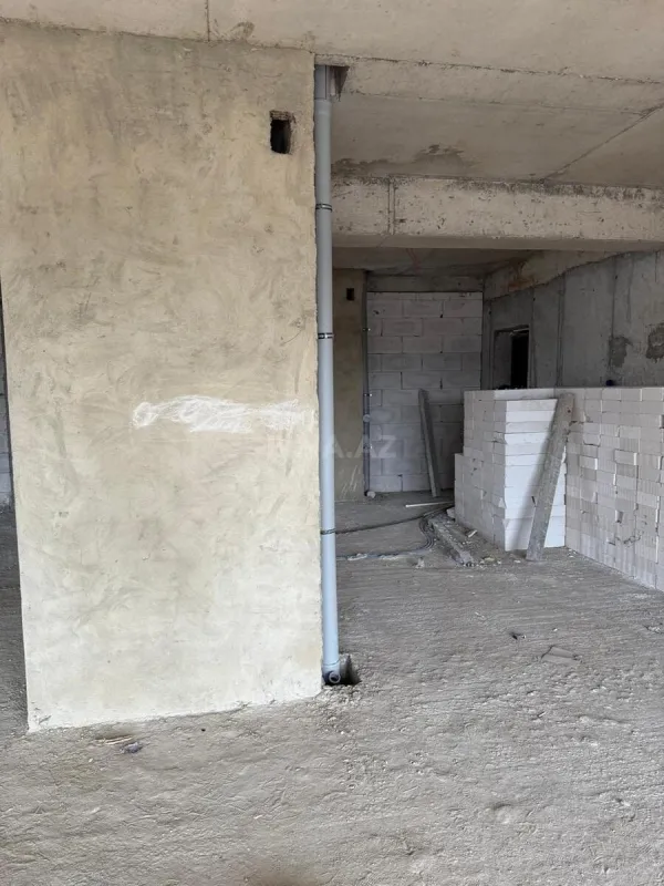 Satılır 3 otaqlı mənzil 130 m²