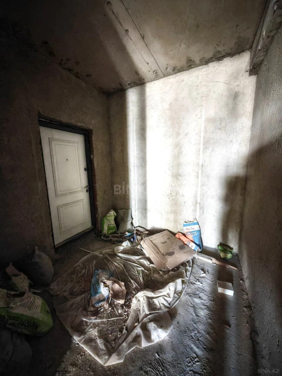 Satılır 3 otaqlı mənzil 111 m²