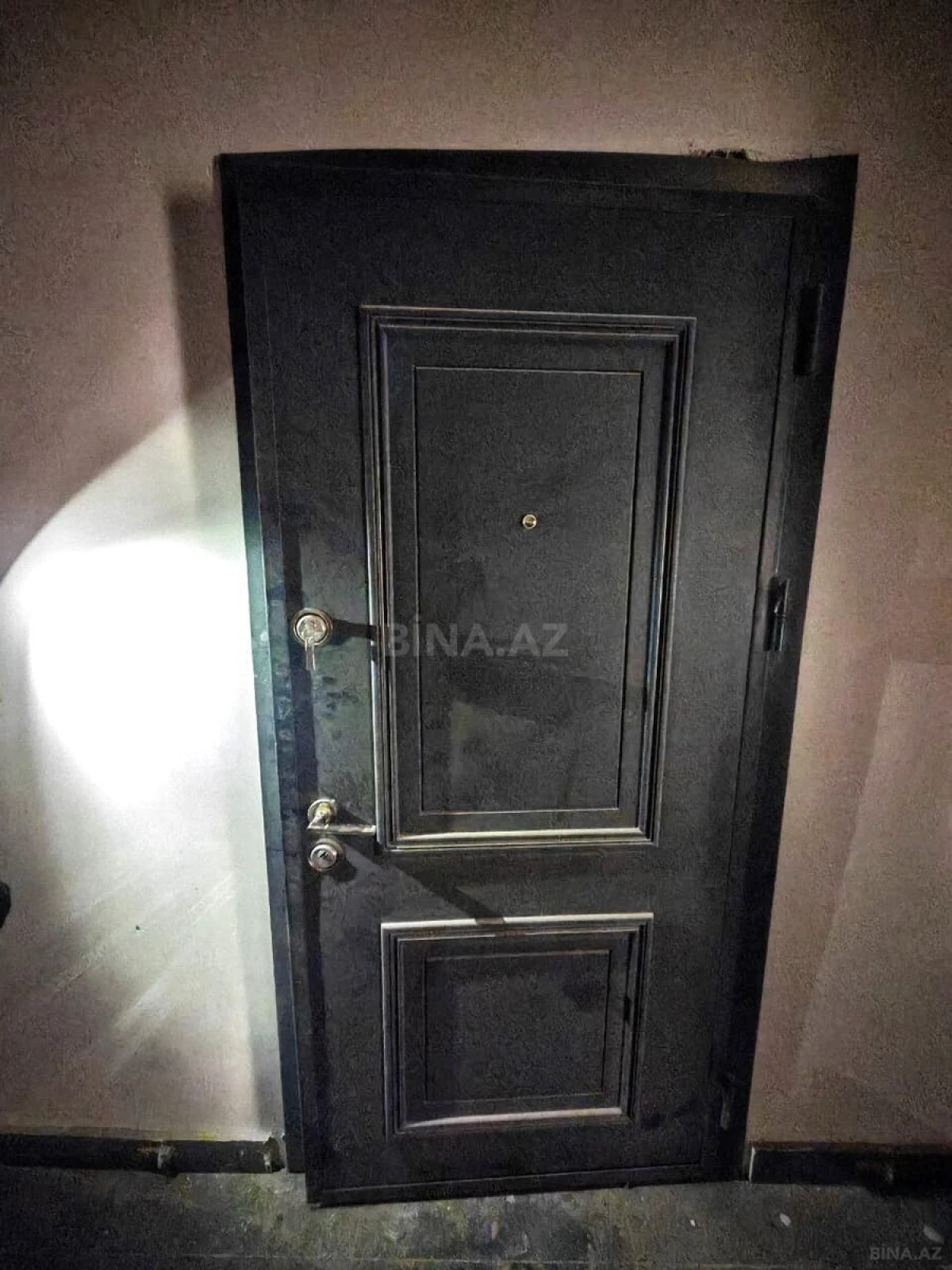 Satılır 3 otaqlı mənzil 111 m²