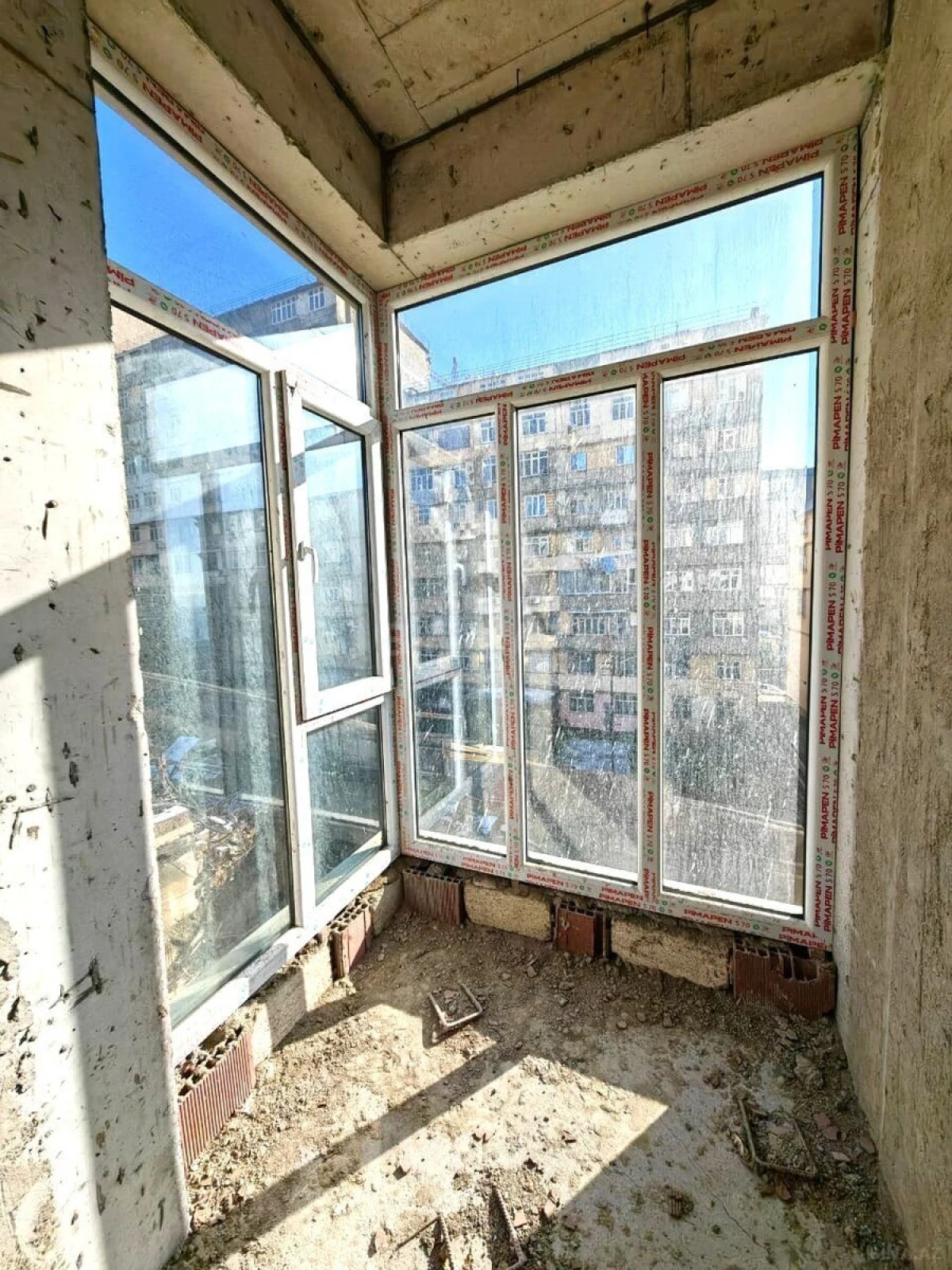 Satılır 3 otaqlı mənzil 111 m²