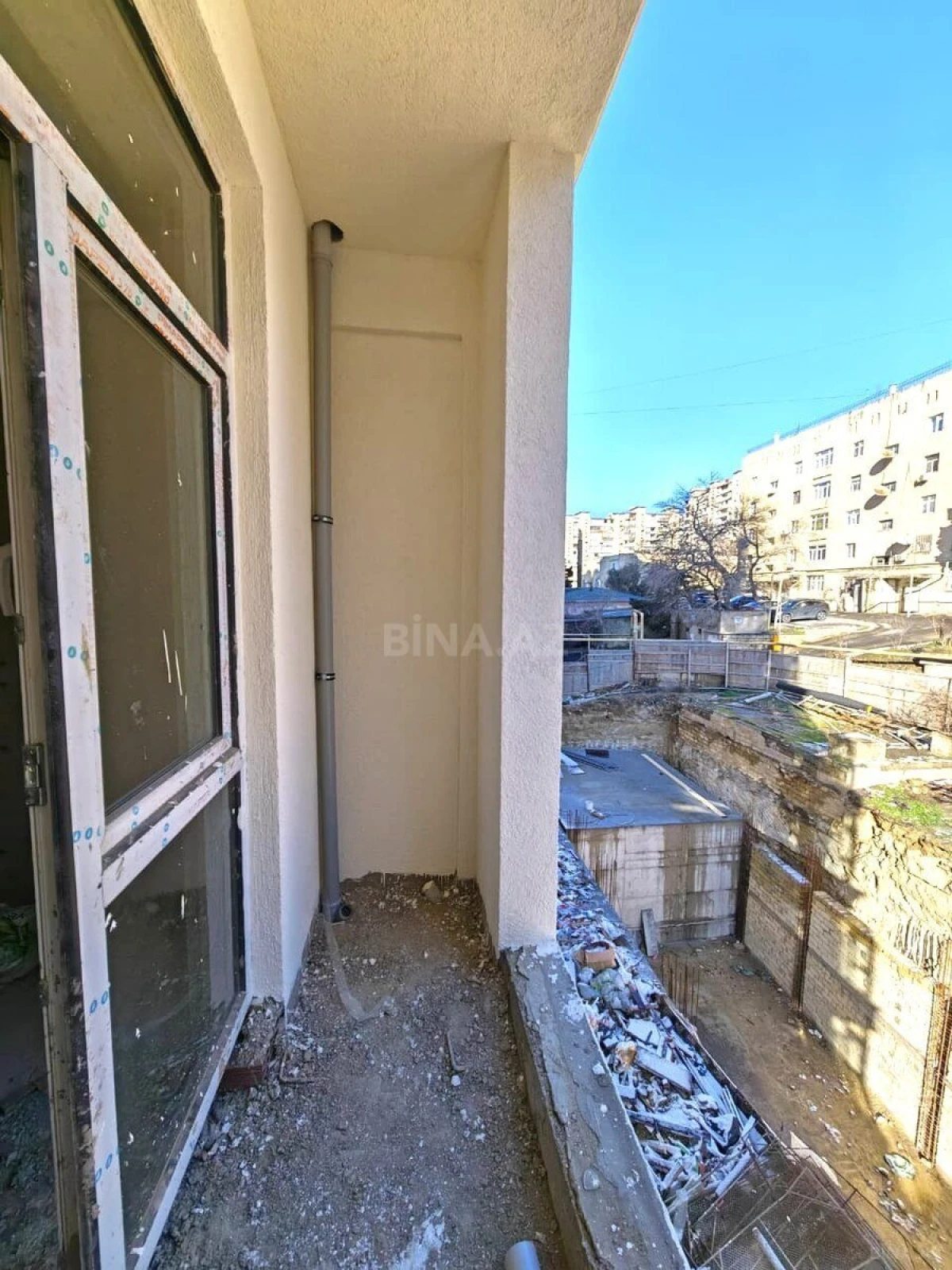 Satılır 3 otaqlı mənzil 111 m²