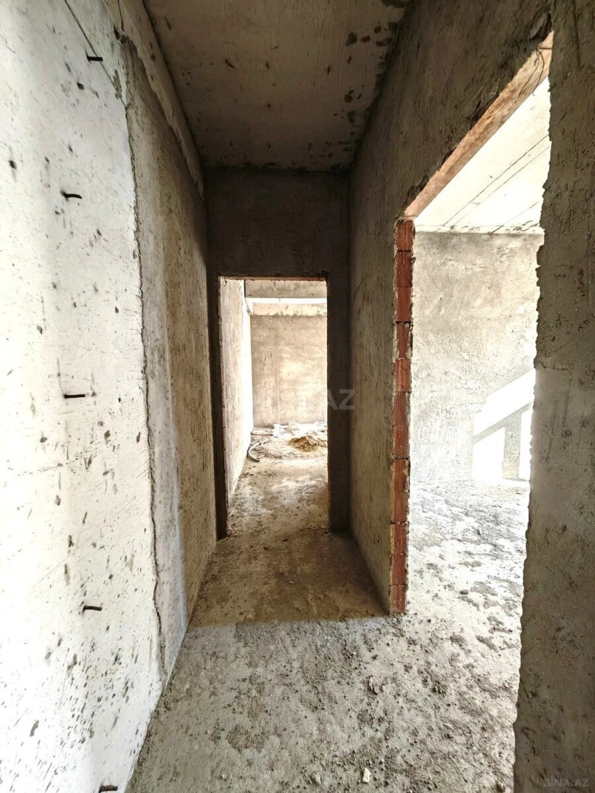 Satılır 3 otaqlı mənzil 111 m²